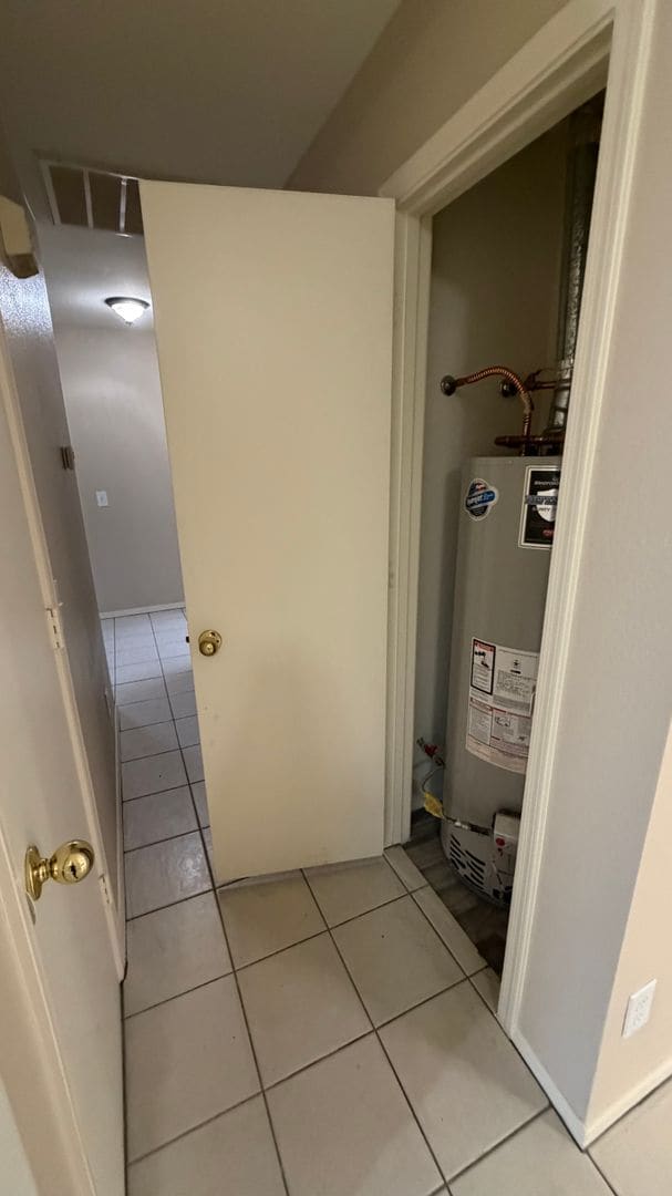 Building Photo - Freshly Painted 3 bedroom/2 bathroom Peoria Home!