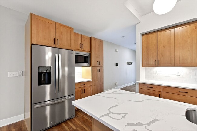 Building Photo - Modern 3BR Townhome in Millbank Village!