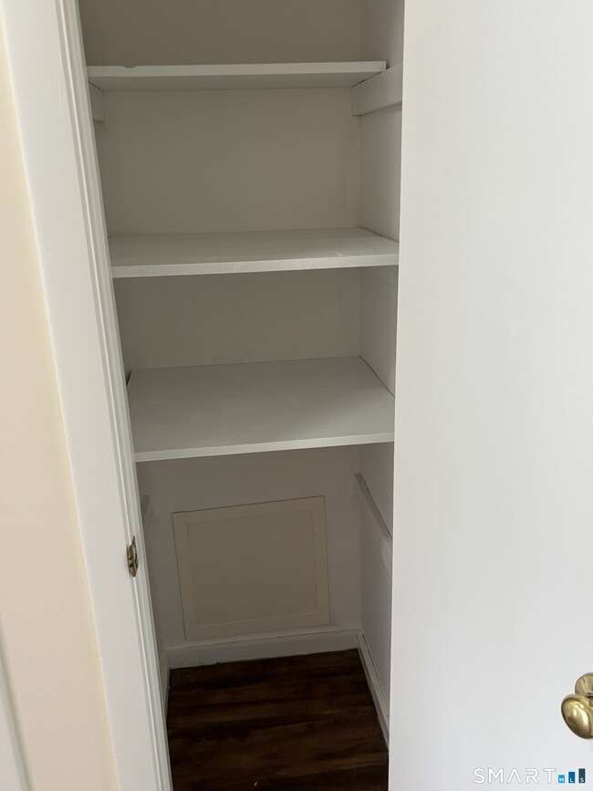 Building Photo - 26 Elmview Cir