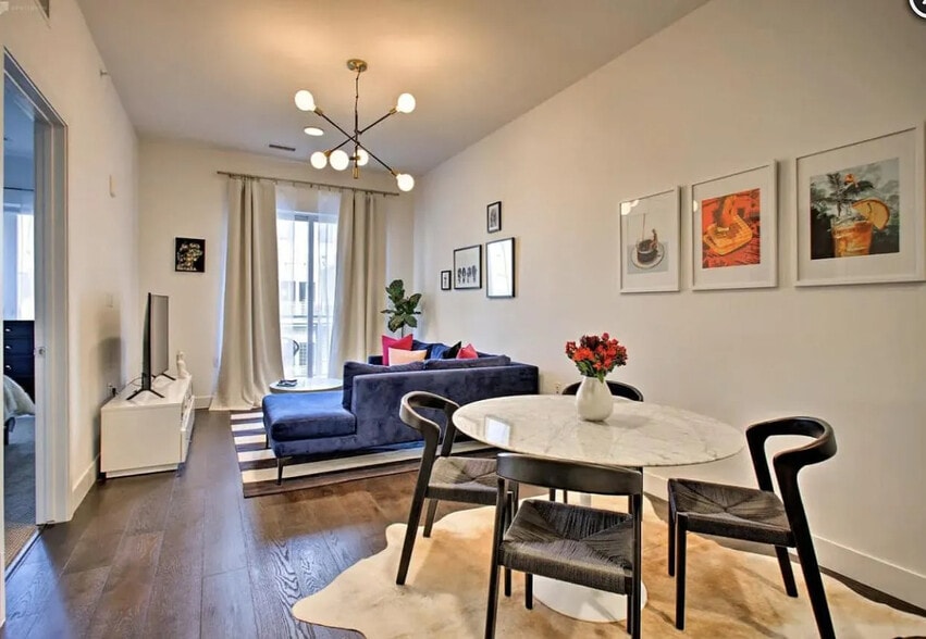 Building Photo - 2530 Lawrence St