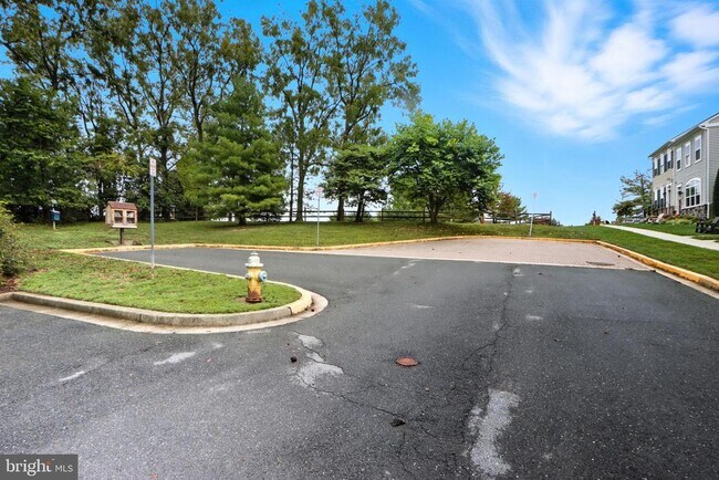 Building Photo - 10228 Nuthatch Dr
