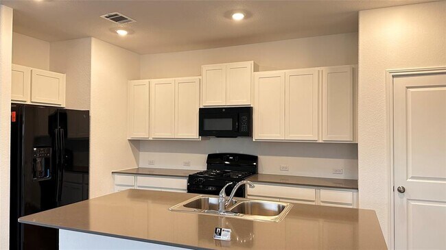 Building Photo - 113 Allegro Dr