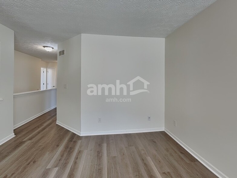 Building Photo - 1176 Tannic St