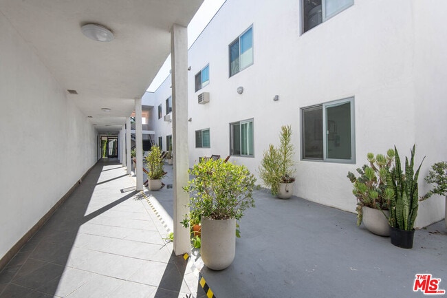 Building Photo - 3933 Marathon St