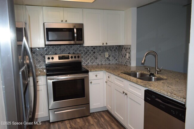 Building Photo - 1067 Ellen Ct