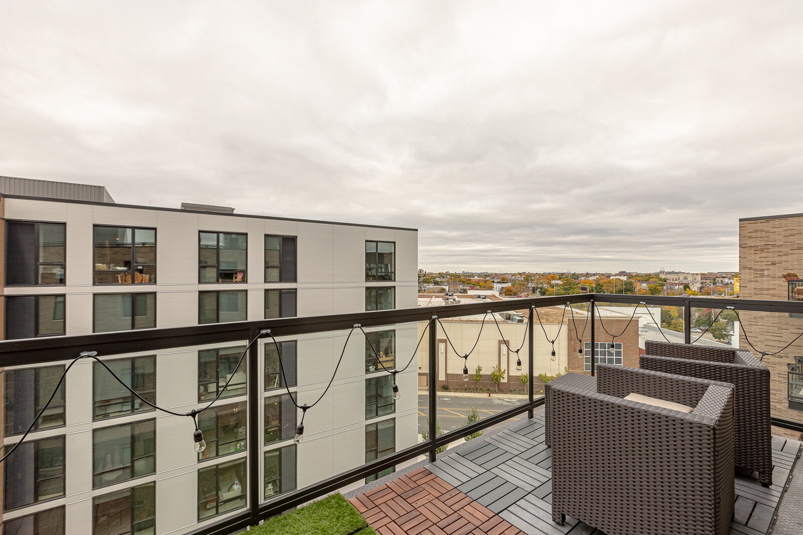 Building Photo - 1701 W Webster Ave