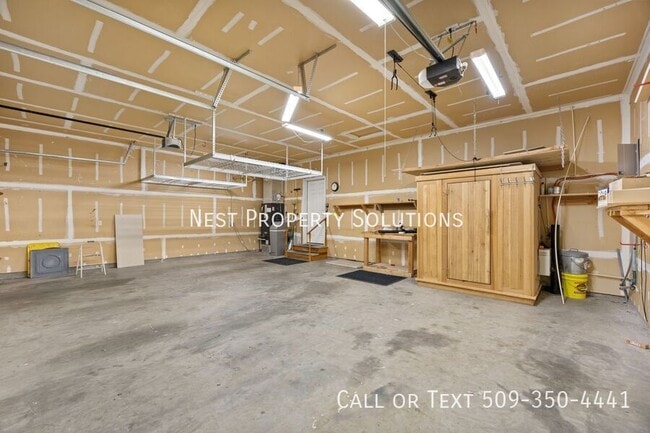 Building Photo - 318 E Tanglewood Dr