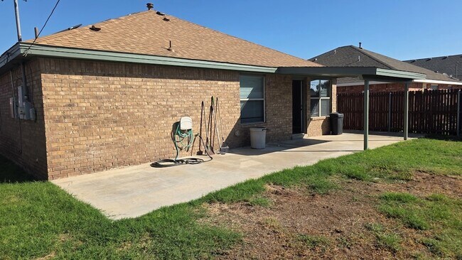 Building Photo - 5113 Blue Haven Dr