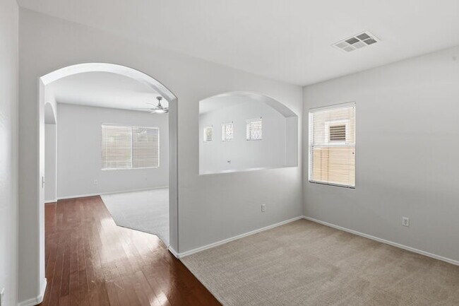Building Photo - 4265 E Windsor Dr
