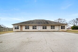 Building Photo - 1270 N Trinity Dr