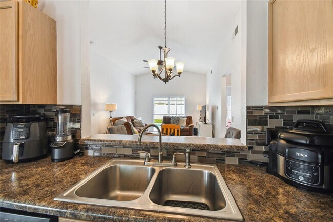 Building Photo - 7819 Turkey Oak Ln