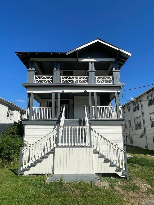 Building Photo - 6525 W End Blvd