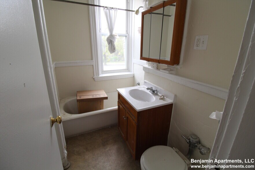 Building Photo - 1191 Boylston St