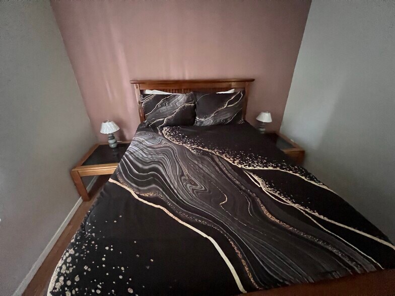 Building Photo - 12 Scenic Ct