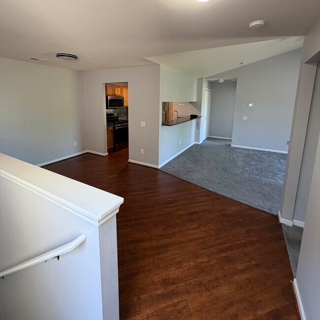 Building Photo - 543 Addington Ln