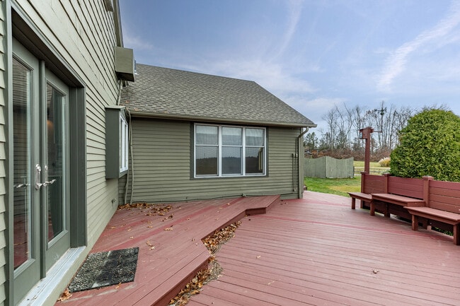 Building Photo - 411 Beach St