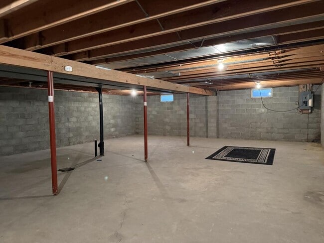 Building Photo - 1762 Pine Cove