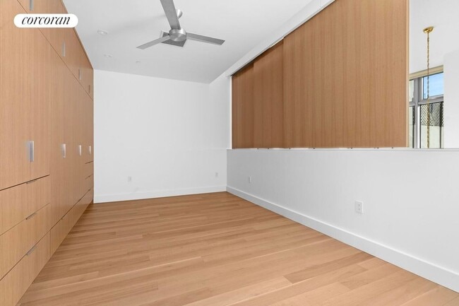 Building Photo - 24 Frost St