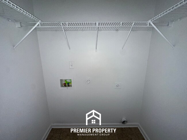 Building Photo - 2274 Southern Woods Dr