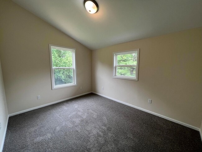 Building Photo - 237 Krouser Dr
