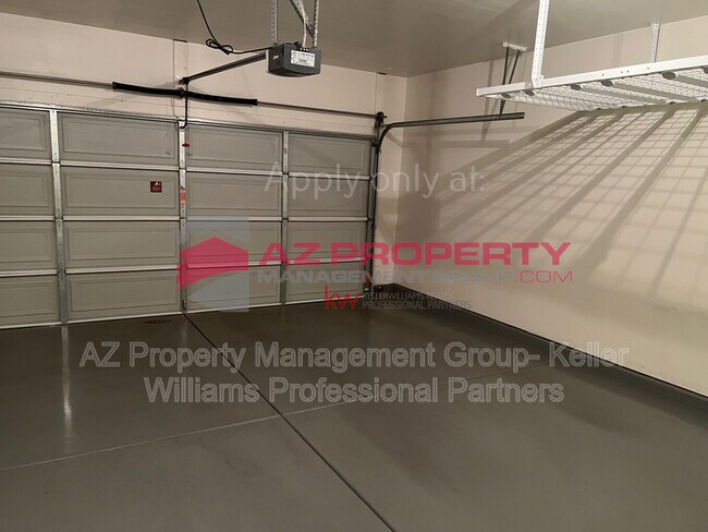 Building Photo - 10225 W Camelback Rd