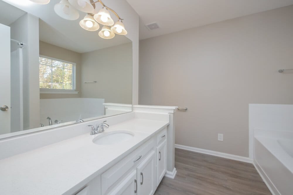 Building Photo - 378 Summer Hill Cir