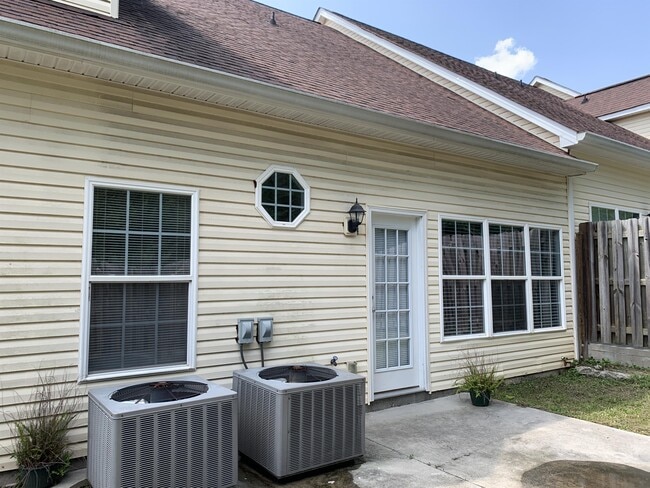 Building Photo - 4310 E Barcelona Way