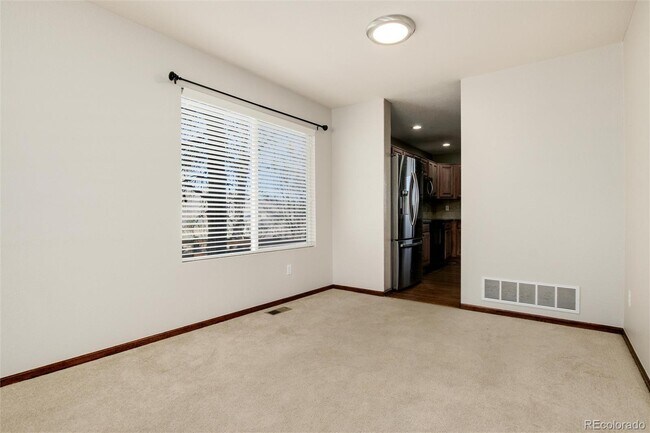 Building Photo - 9865 Falcon Ln