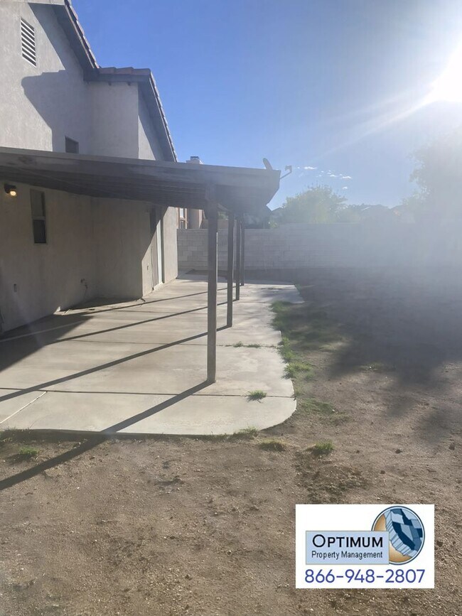 Building Photo - Charming 3-Bedroom, 2-Bathroom Home with E...