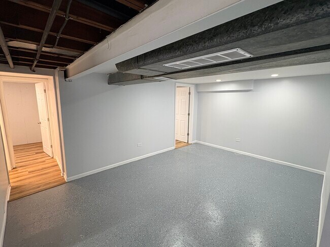 Building Photo - 8660 Frontage Rd