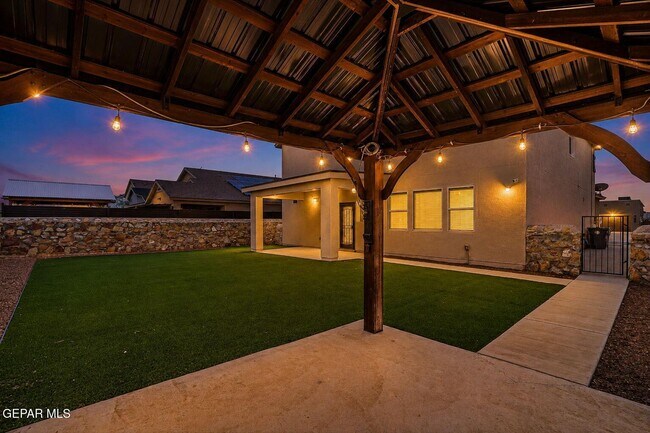 Building Photo - 14705 Tierra Escape Ave