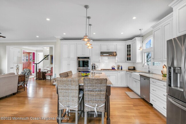 Building Photo - 812 Claridge Dr