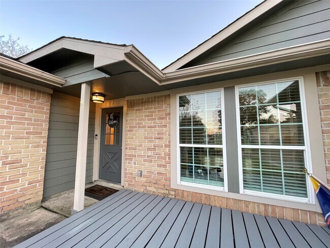 Building Photo - 9838 Golden Eagle St
