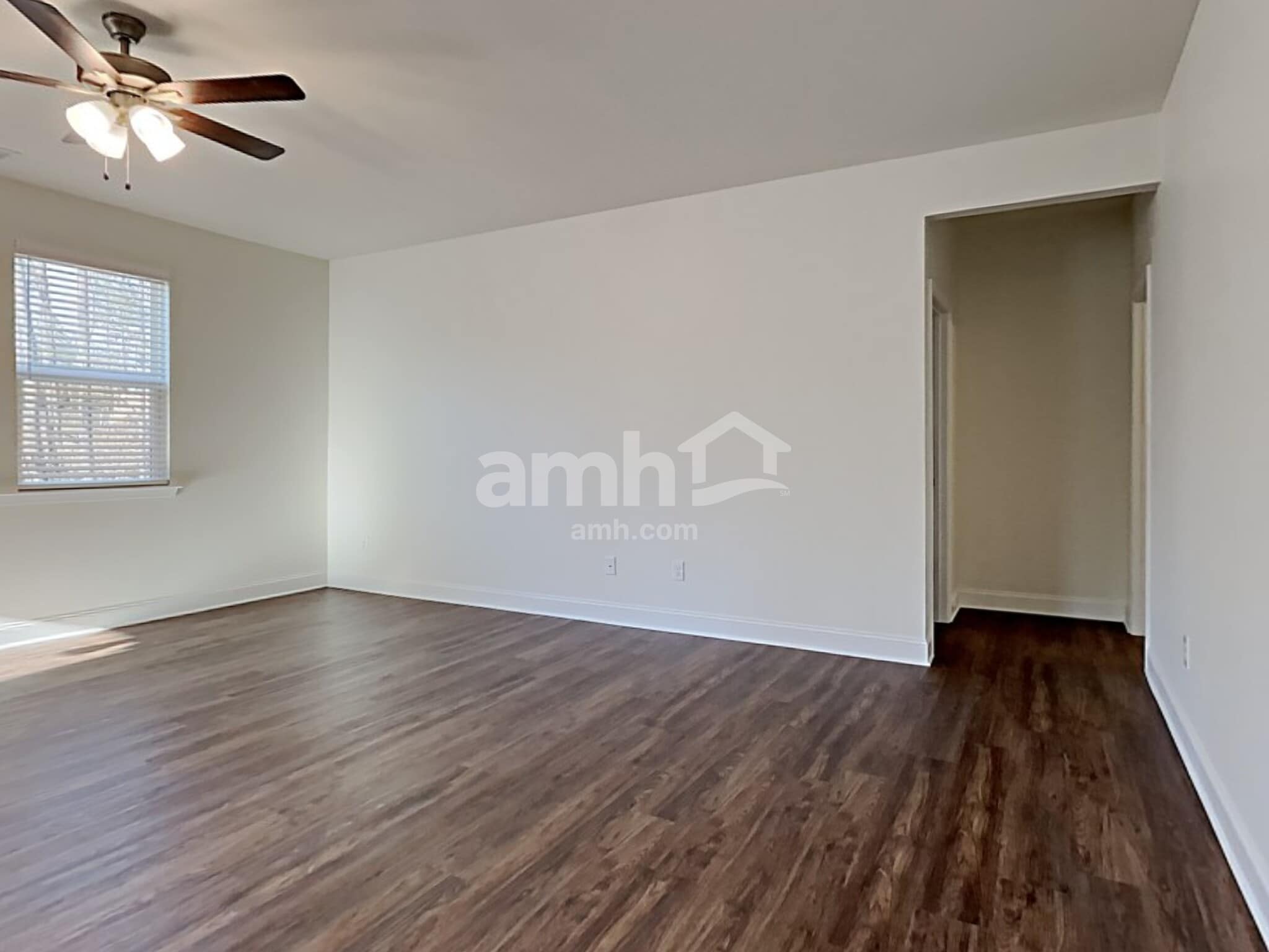 Building Photo - 5175 Valley Dr