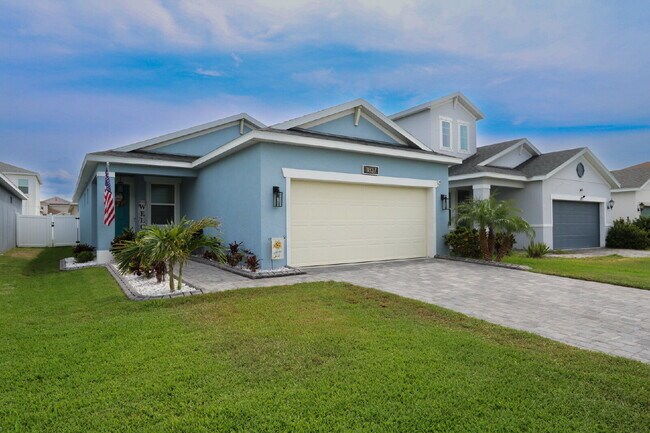 Building Photo - Stunning 4-Bedroom Home in South Fork with...