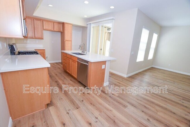 Building Photo - 363 Feather River Pl