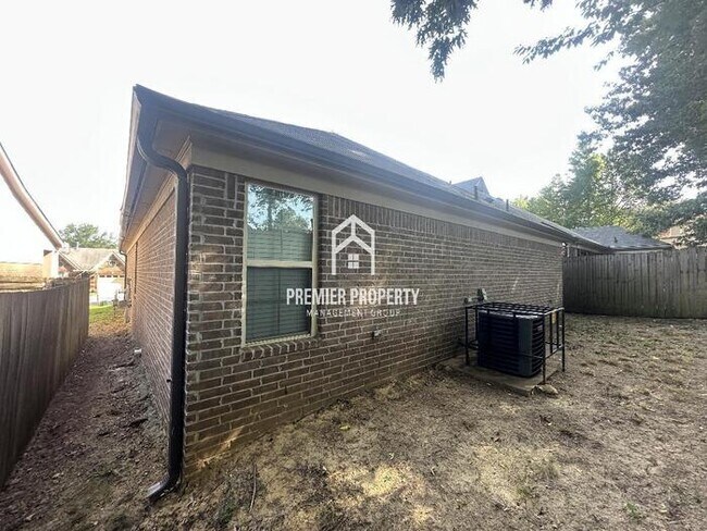 Building Photo - 1970 Olive Bark Dr