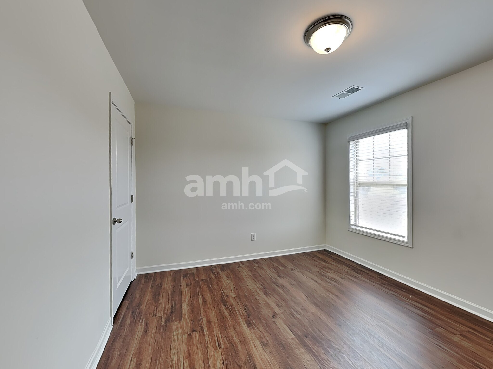 Building Photo - 810 Genesis Wy