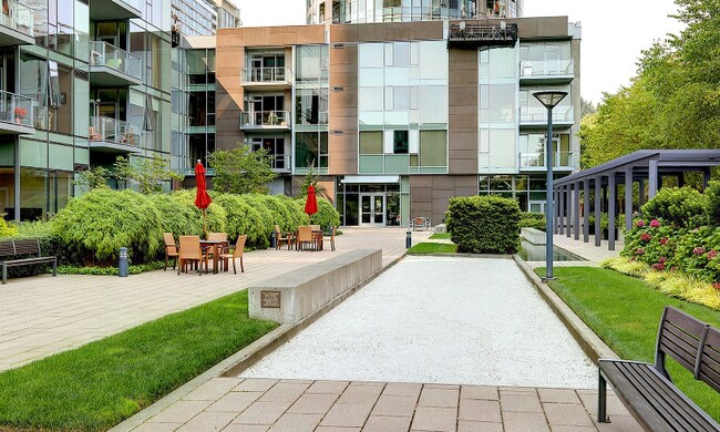 Building Photo - 841 S Gaines St