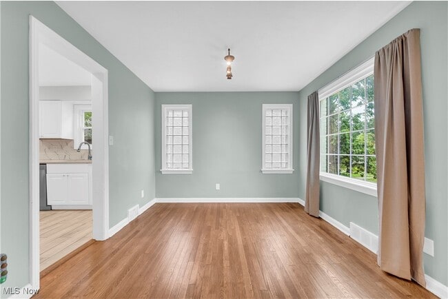 Building Photo - 3528 Meadowbrook Blvd