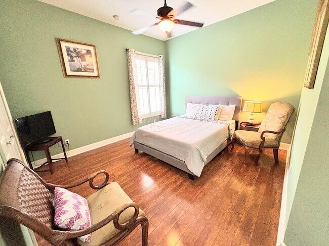 Building Photo - 885 SW Grand Reserves Blvd