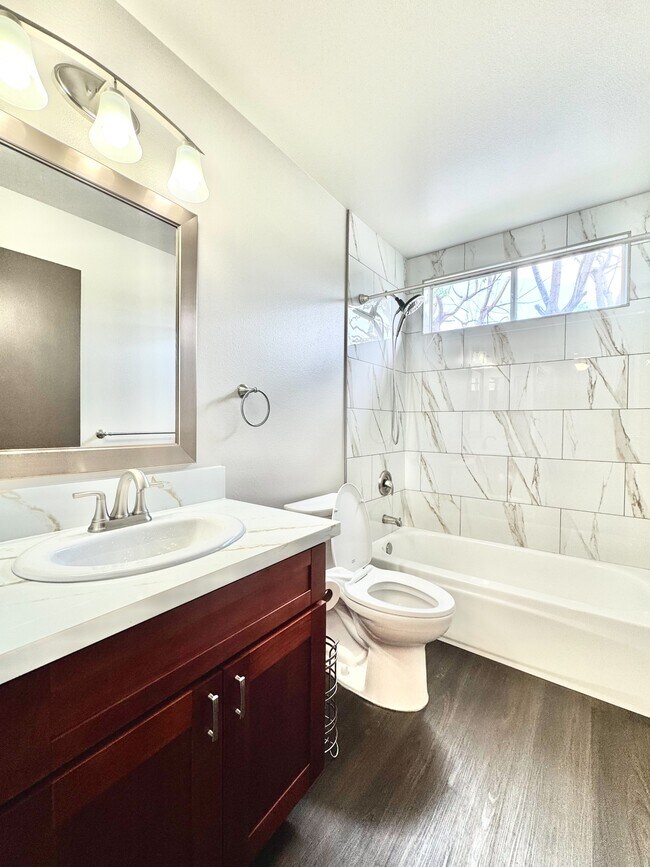 Building Photo - 71 Waiaka Ln