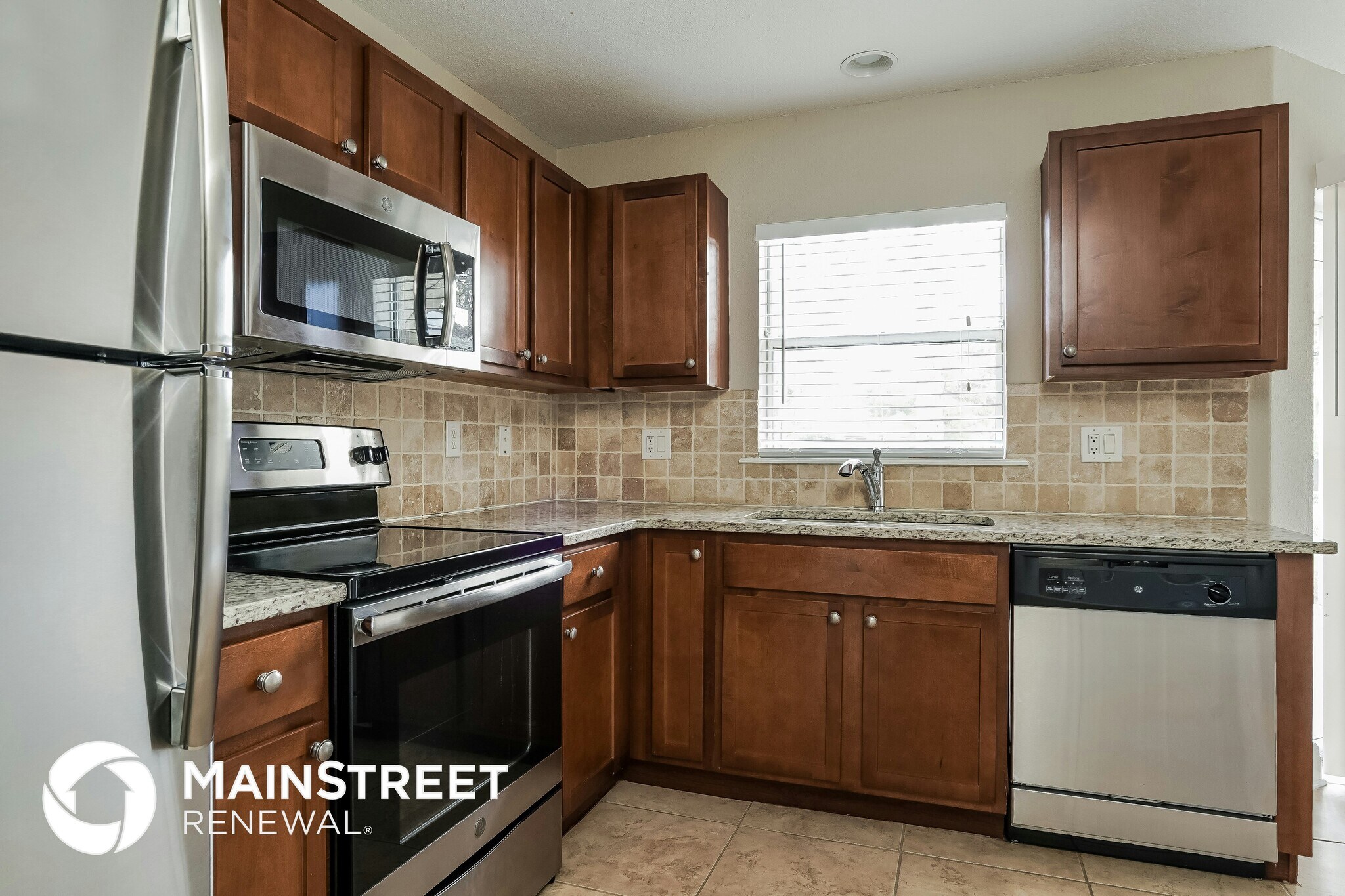 Building Photo - 2510 Barcelona Ave