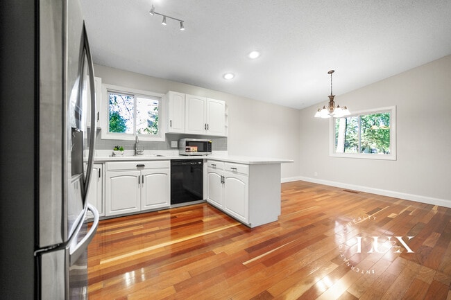 Building Photo - 3160 Walnut Grove Ln N