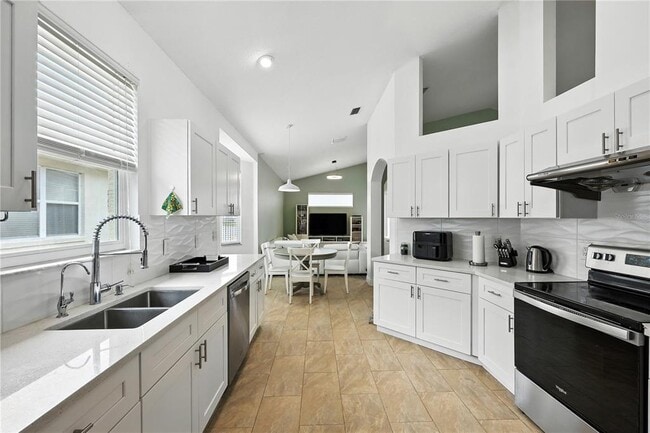Building Photo - 13201 Luxbury Loop
