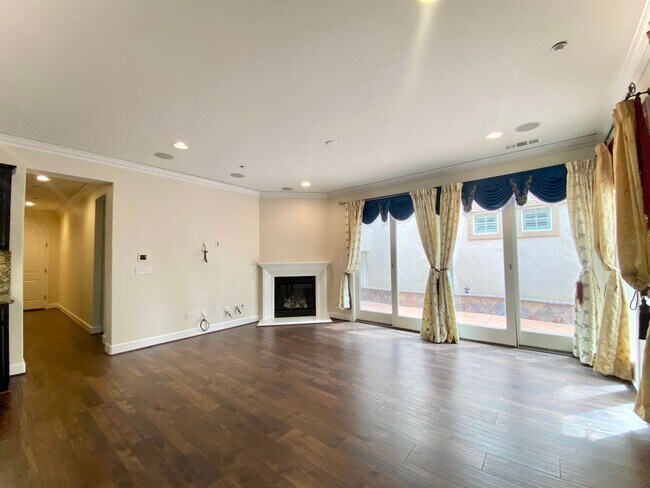 Building Photo - Dazzling 5-bedroom home in Fremont – Ardenwood Neighborhood!