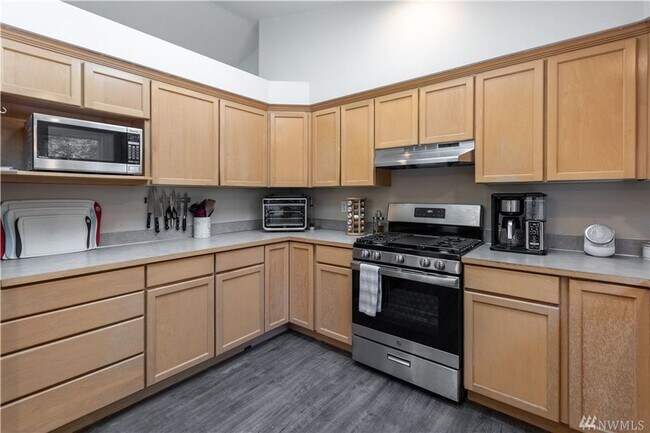 Building Photo - Spacious 3 Bed/2.75 Bath Home in Arlington...
