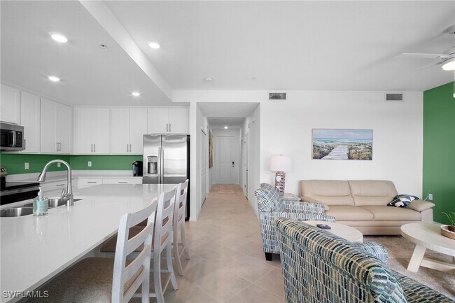 Building Photo - 15285 Grn Acrs Ave