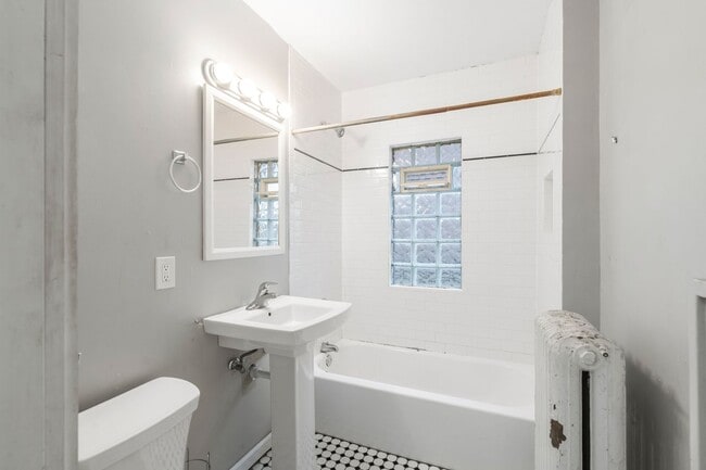 Building Photo - Downer upper across from UWM