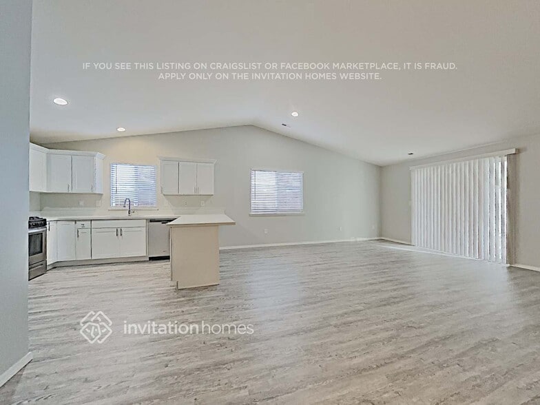 Building Photo - 19213 46th Dr NE